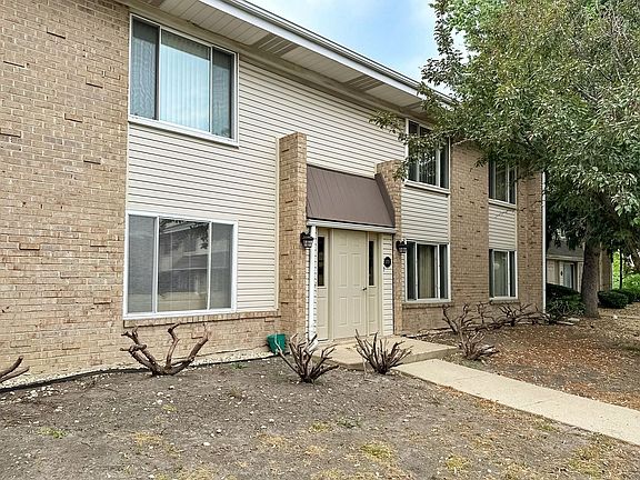 2nd image of 1770 Robin Ln #D