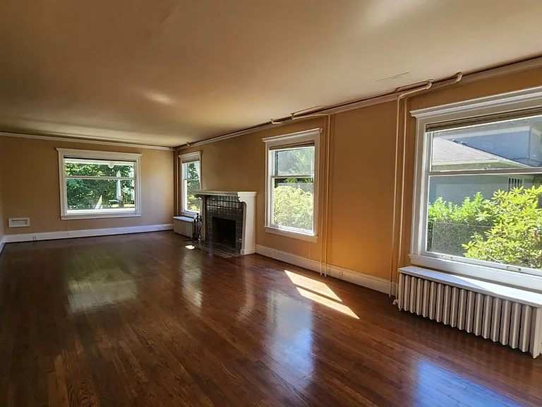 3316 Grand Ave — Photo 4