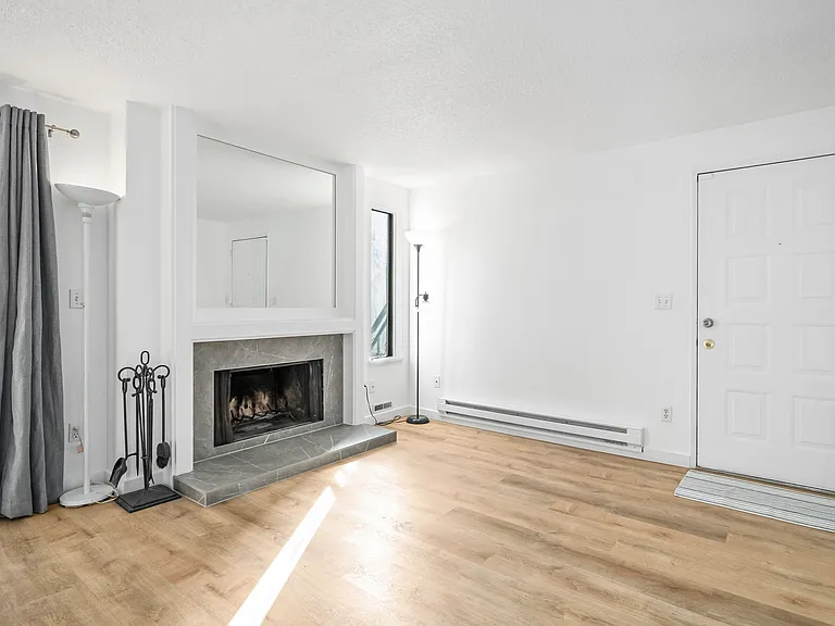 15 Crestfield Ct #15 — Photo 10