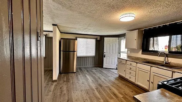3 bed, 1104 sqft, $1,250 — Photo 4