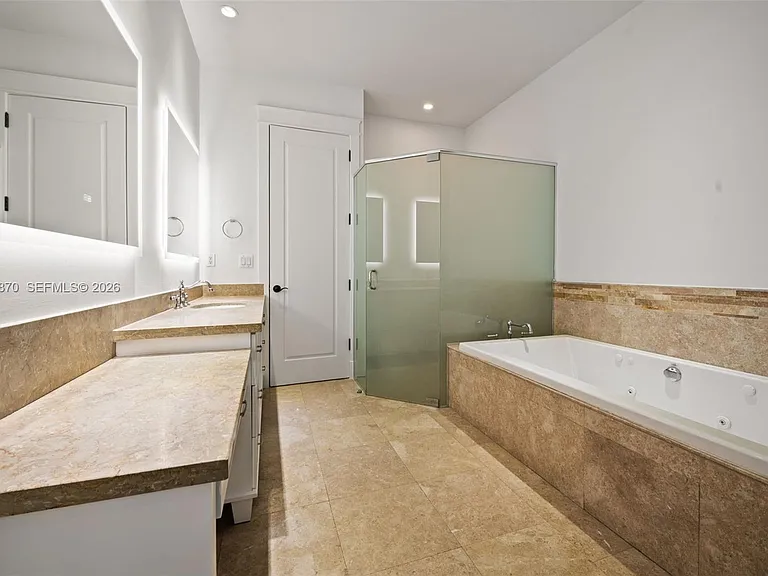 530 Valencia Ave #2 — Photo 17