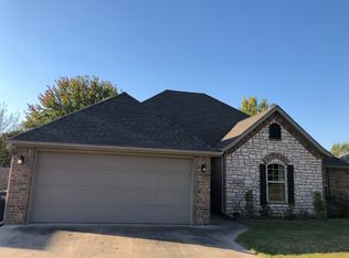 3153 W Ika Ln, Fayetteville, AR 72704