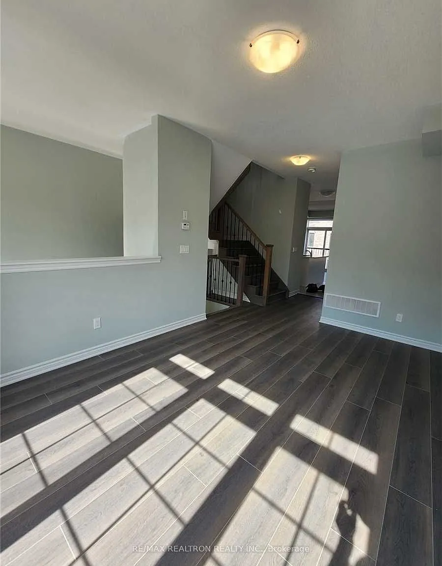 3 bed, $3,000 — Photo 4