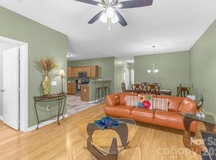 709 Villas Ct, Asheville, NC 28806