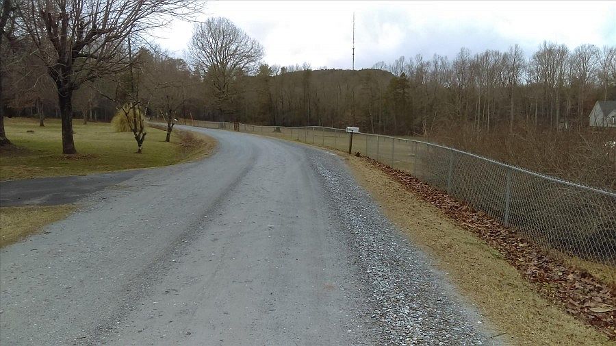 2nd image of 372 Frontier Rd