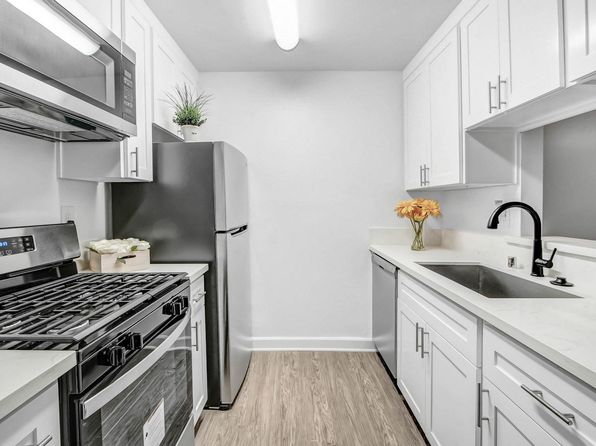 5830 Reseda Blvd APT 148