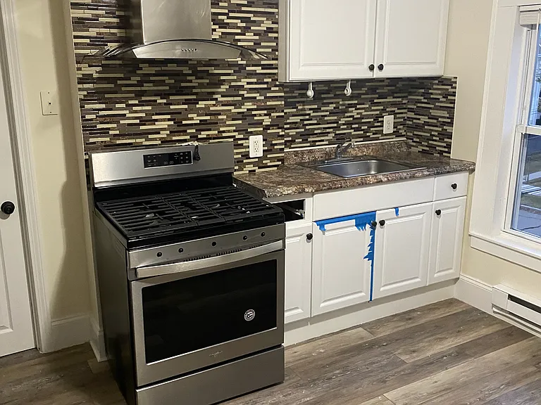 173 Porter St #4 — Photo 2