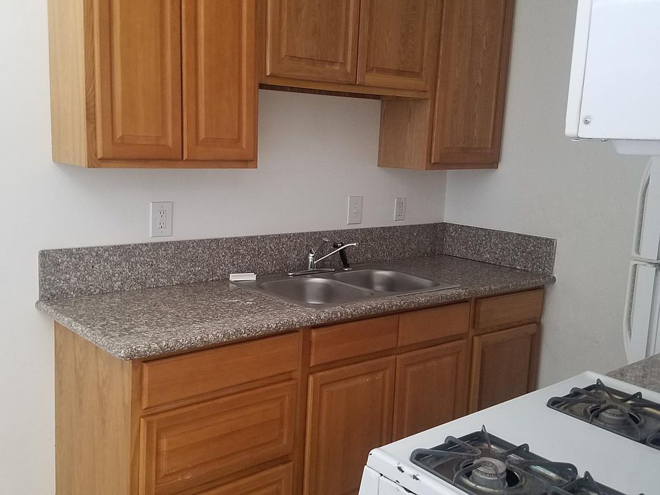 2nd image of 229 6th St APT 6