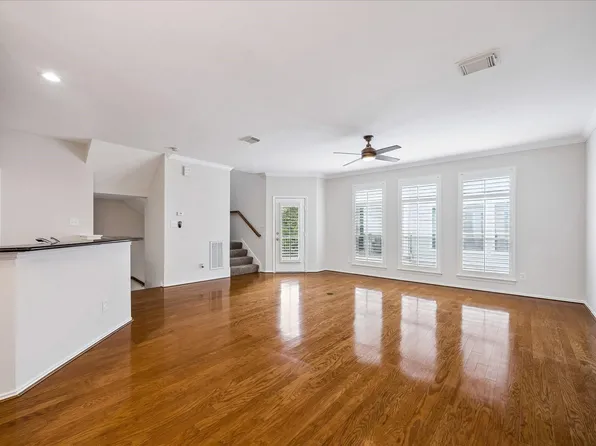 1800 W Webster St, Houston, TX 77019