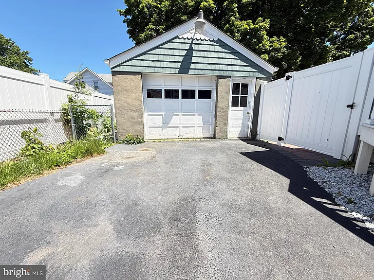 210 Kuser Rd — Photo 21