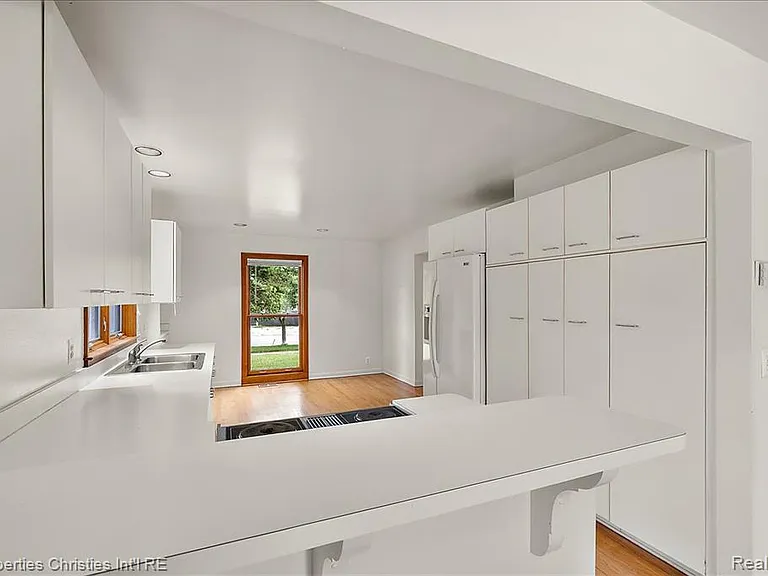 2635 Dorchester Rd — Photo 12