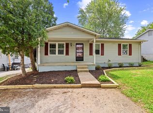 130 Oak View Dr SE, Leesburg, VA