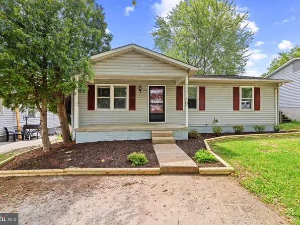 130 Oak View Dr SE, Leesburg, VA 20175