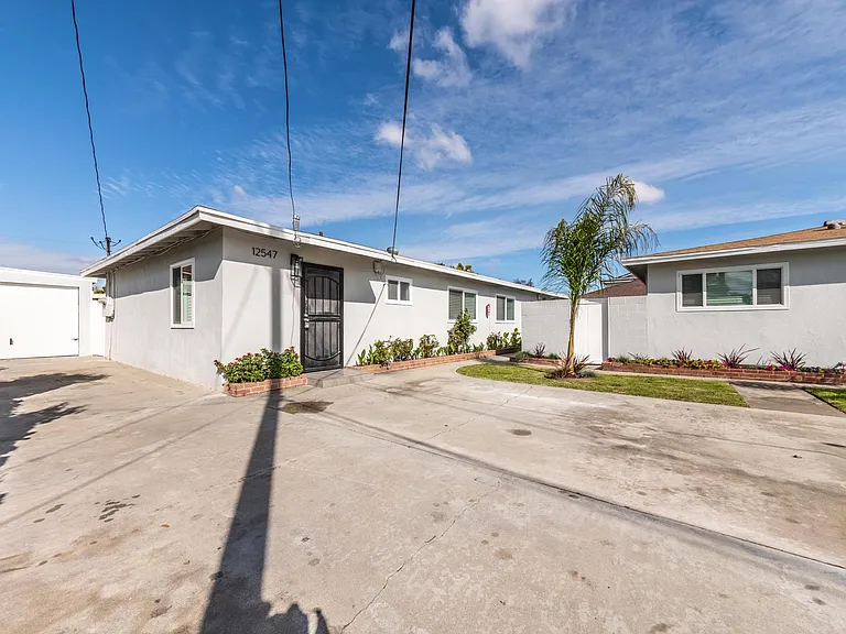 12547 Josephine St — Photo 1