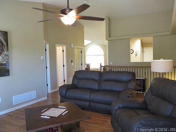 Hardwood & Carpet On Floors!