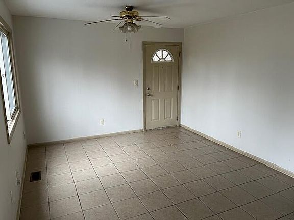 4th image of 865 Parkwood Ave