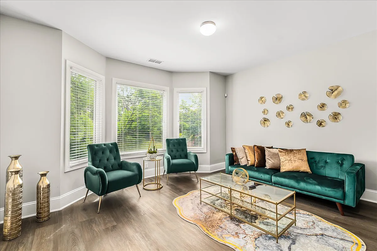 2 bed, 1300 sqft, $1,625 — Photo 3