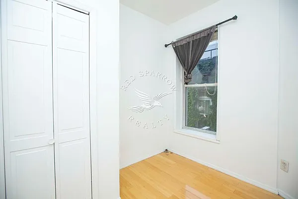 Rented by Red Sparrow Realty Group | media 23