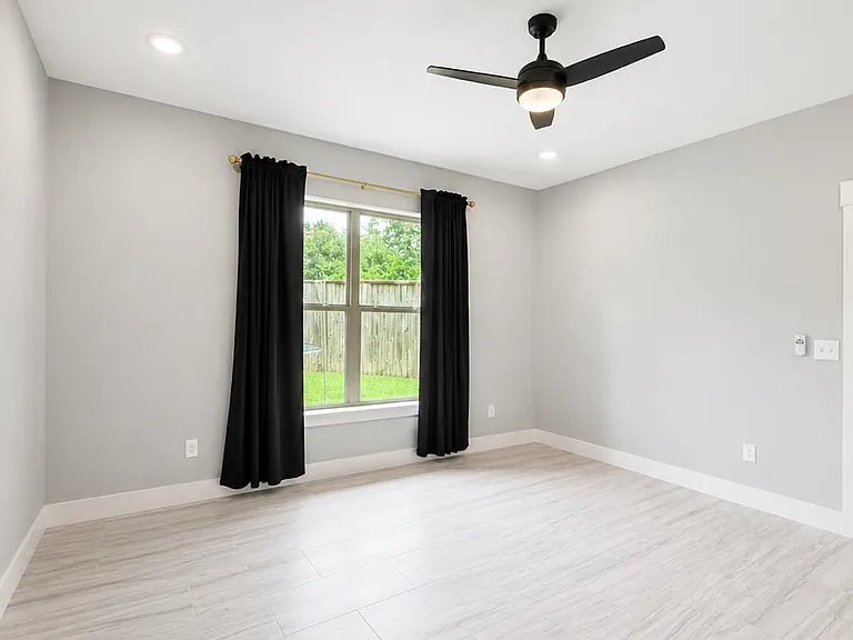 727 Cove Pl — Photo 22