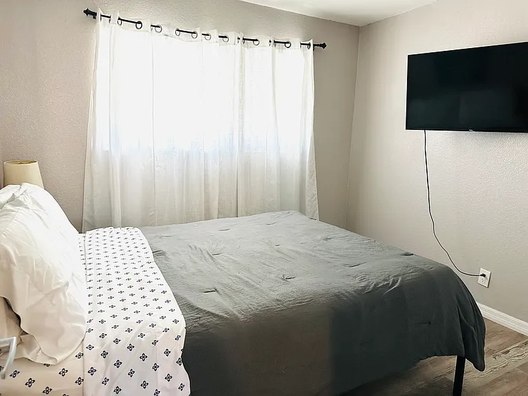 493 McKellar Cir #4 — Photo 15