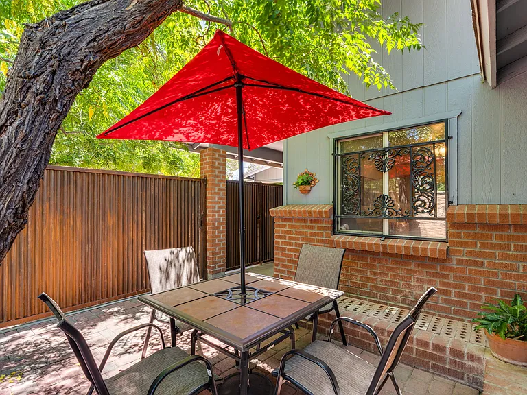 2724 N Gill Ave — Photo 9