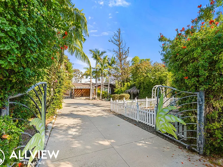 2474 Santa Ana Ave — Photo 34