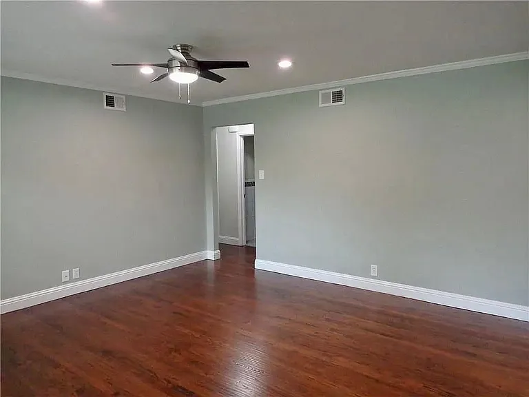 727 Nottingham Dr — Photo 15