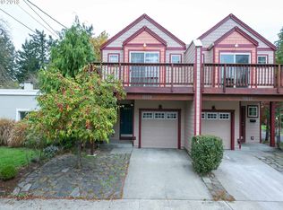 10539 NE Holladay St, Portland, OR 97220