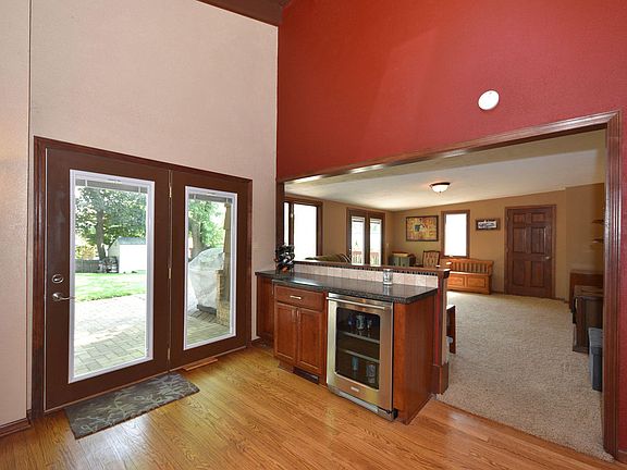 5th image of 10141 W Nash St