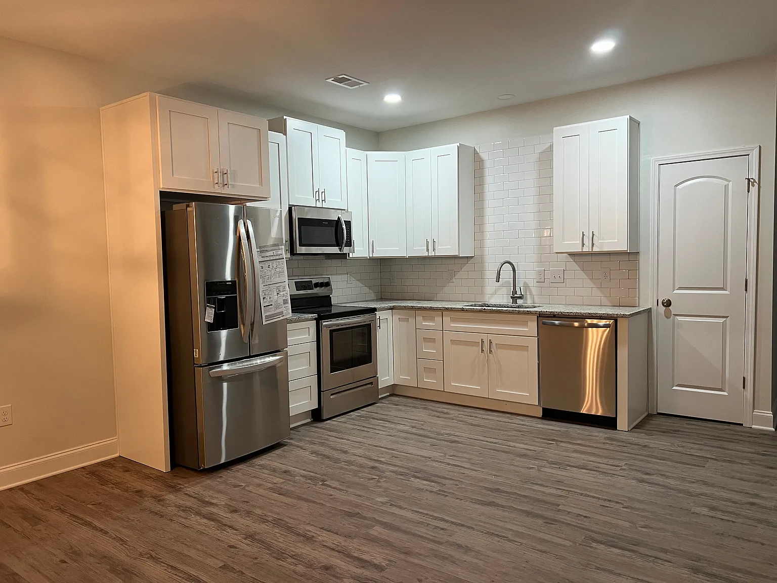 2 bed, 1300 sqft, $1,650 — Photo 4