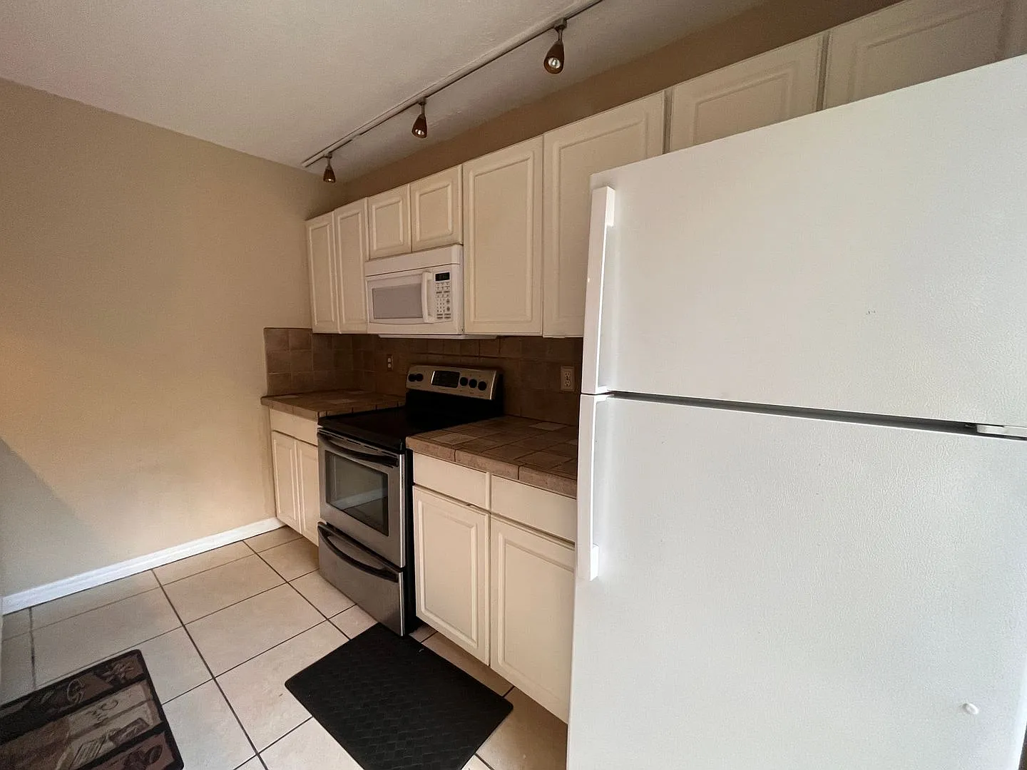 2 bed 2 bath condo For rent $1750 — Photo 4
