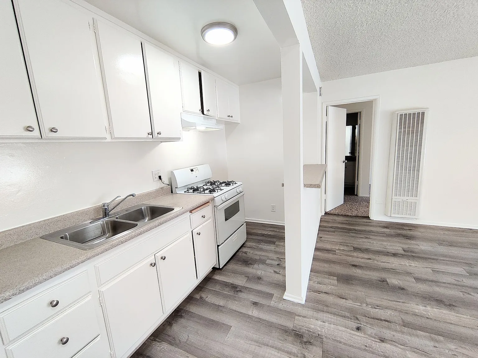 Klump Terrace Apartments — Photo 1
