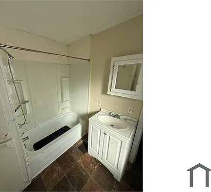 93 Campbell St — Photo 3