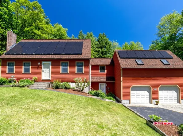315 Burrage St, Lunenburg, MA 01462