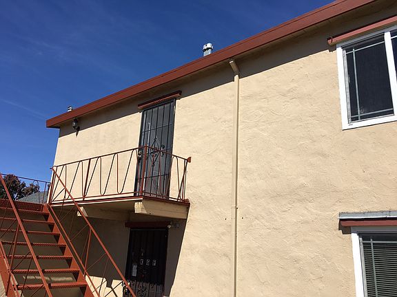 5th image of 1513 Derby St Unit A