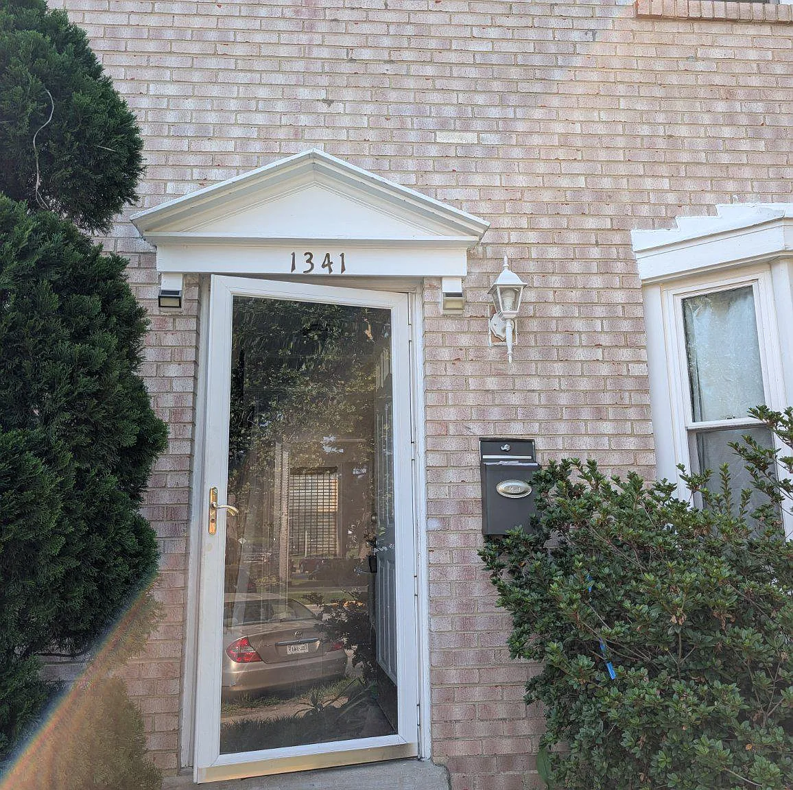 3 bed, 2.5 bath, 1400 sqft, $2,500 — Photo 2