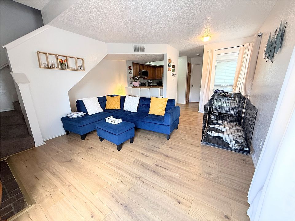 1st image of 2312 Balsam Dr APT A214