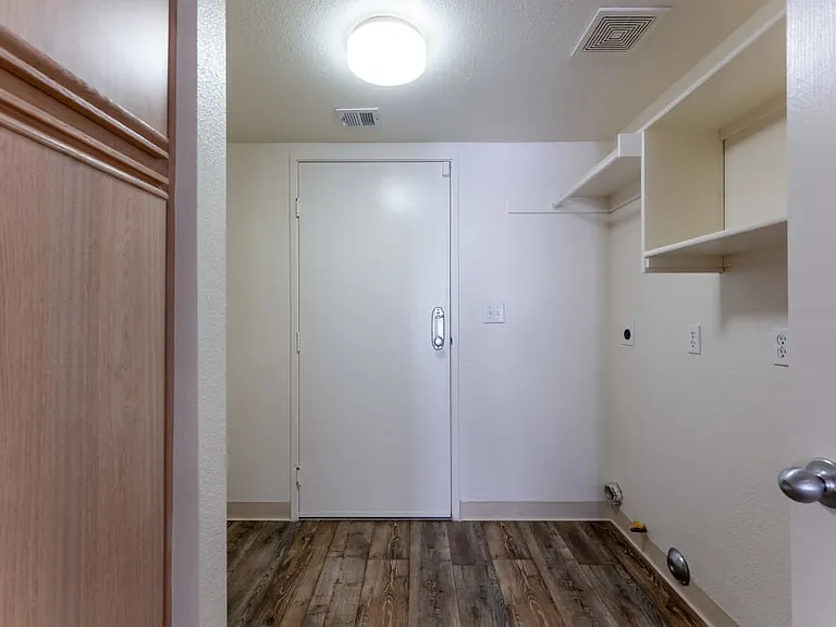 Chollas Heights - Military Housing — Photo 10