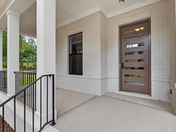 3rd image of 2806 Pathway Dr