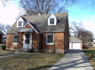 340 N Worth Ave, Elgin, IL 60123