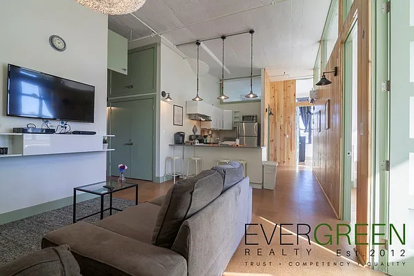 Rented by Evergreen Apartments BK | media 46