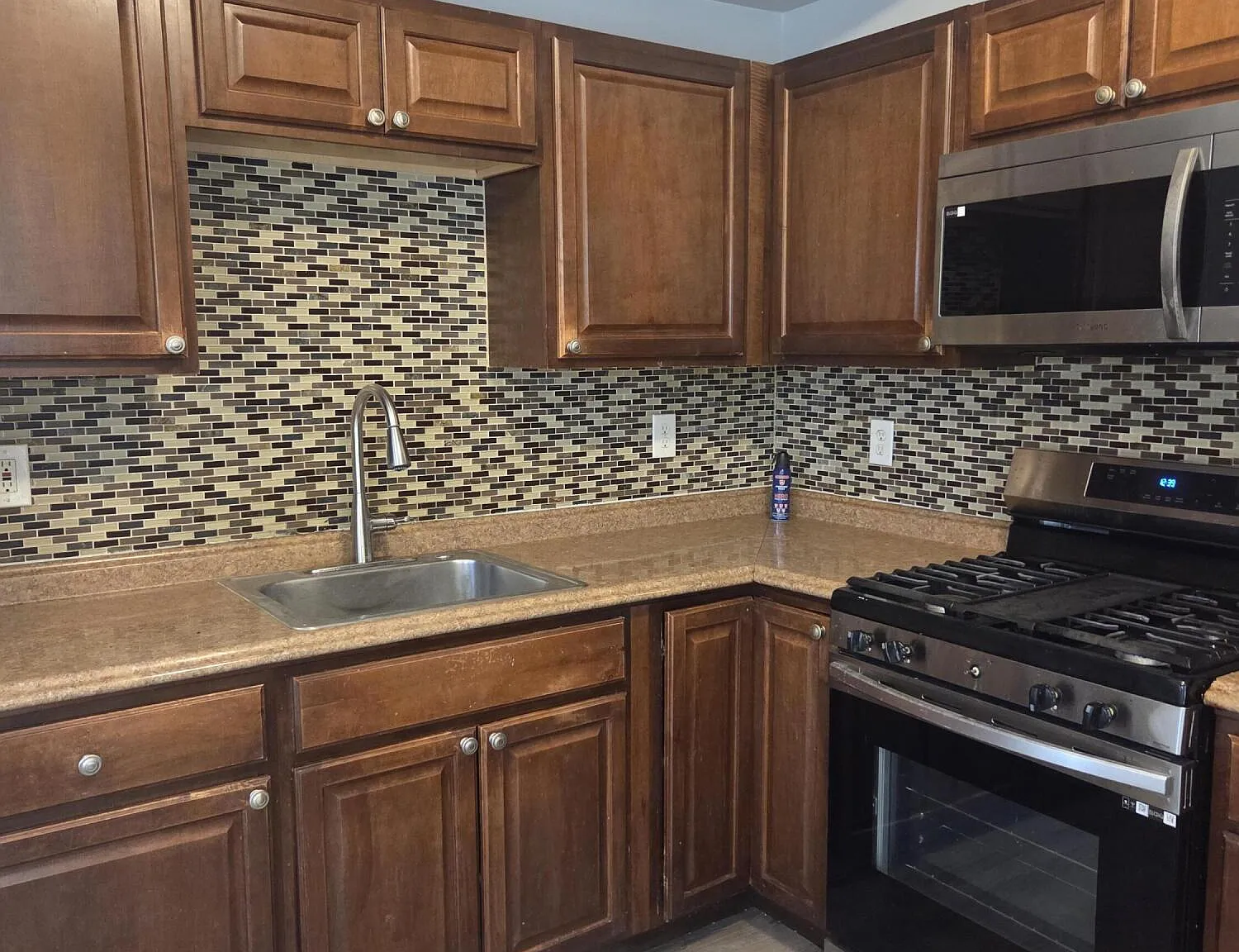 3 bed, 1.5 bath, $2,800 — Photo 4
