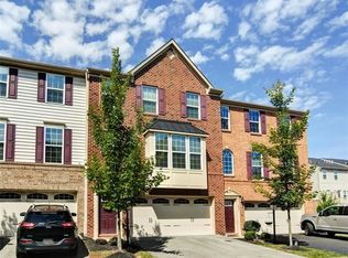 1402 Pointe View Dr, Mars, PA 16046