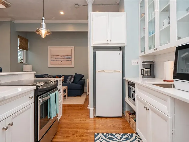 67 Perry St #5 — Photo 5