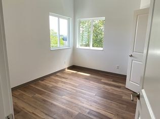 5200 22nd Ave NE #101, Seattle, WA 98105