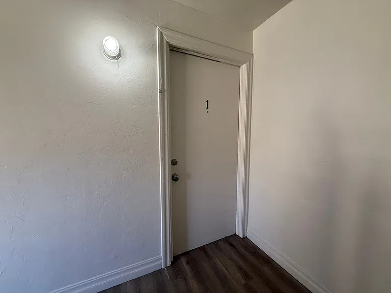 800 East Dr — Photo 17