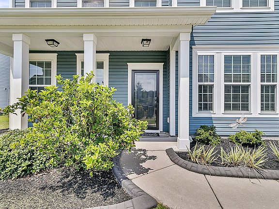 3rd image of 354 Beachgrass Ln