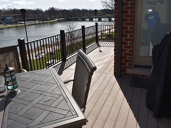 5th image of 432 Brownstone Dr
