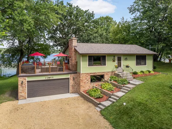 27985 Lakelawn Dr, Lindstrom, MN 55045