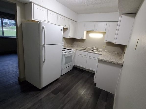 325 Ash St APT 2